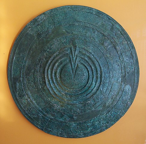 487px-Bronze_votive_shield.jpg